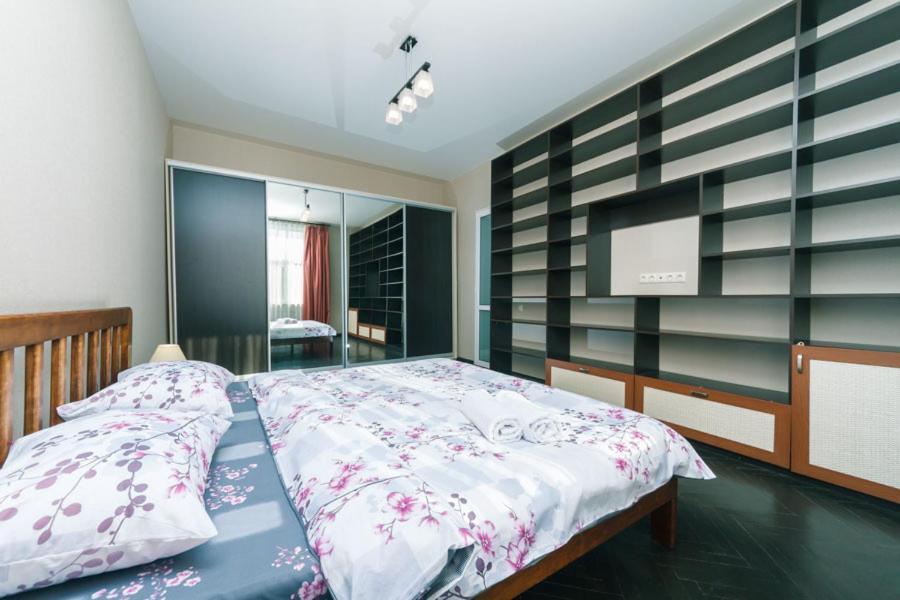 Apartments On Besarabka 키예프 외부 사진